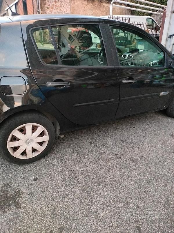 Usata Renault Clio II 58 CV (42 kW) 2006 Nero Berlina