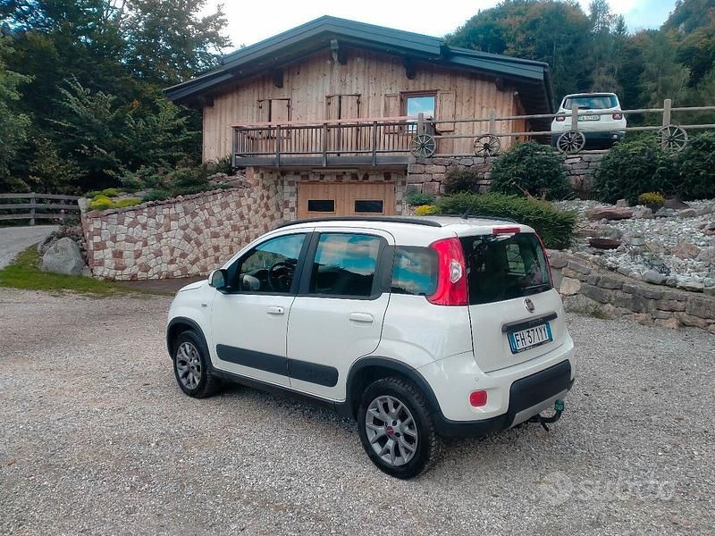 Usata Fiat Panda 4x4 86 CV (63 kW) 2017 Bianco Utilitaria