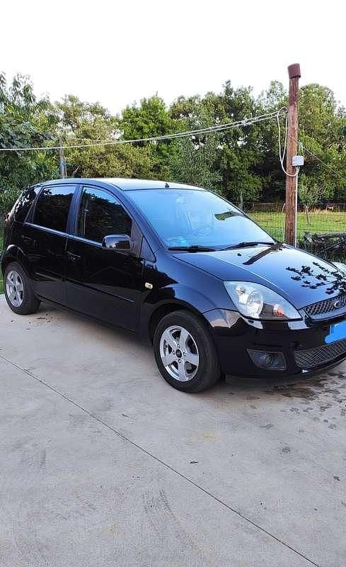 Usata Ford Fiesta Titanium 68 CV (50 kW) 2007 Nero Utilitaria
