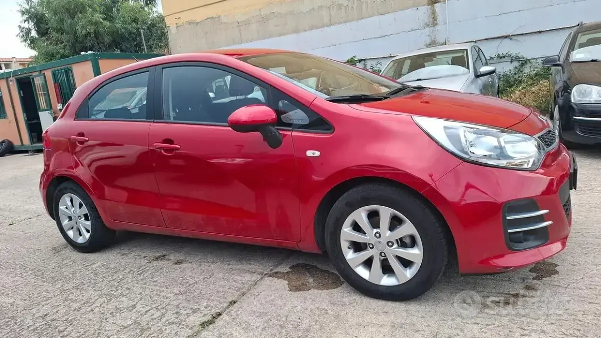 Usata Kia Rio 75 CV (55 kW) 2016 Rosso Utilitaria