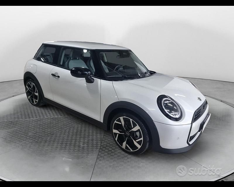 Usata Mini Cooper Classic 2025 Bianco Utilitaria