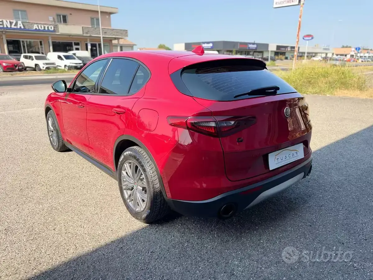 Usata Alfa Romeo Stelvio Business 160 CV (117 kW) 2019 Rosso SUV