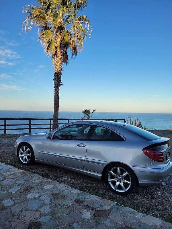 Usata Mercedes C220 Avantgarde 143 CV (105 kW) 2003 Coupé