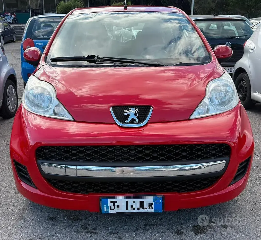 Usata Peugeot 107 68 CV (50 kW) 2009 Rosso Utilitaria