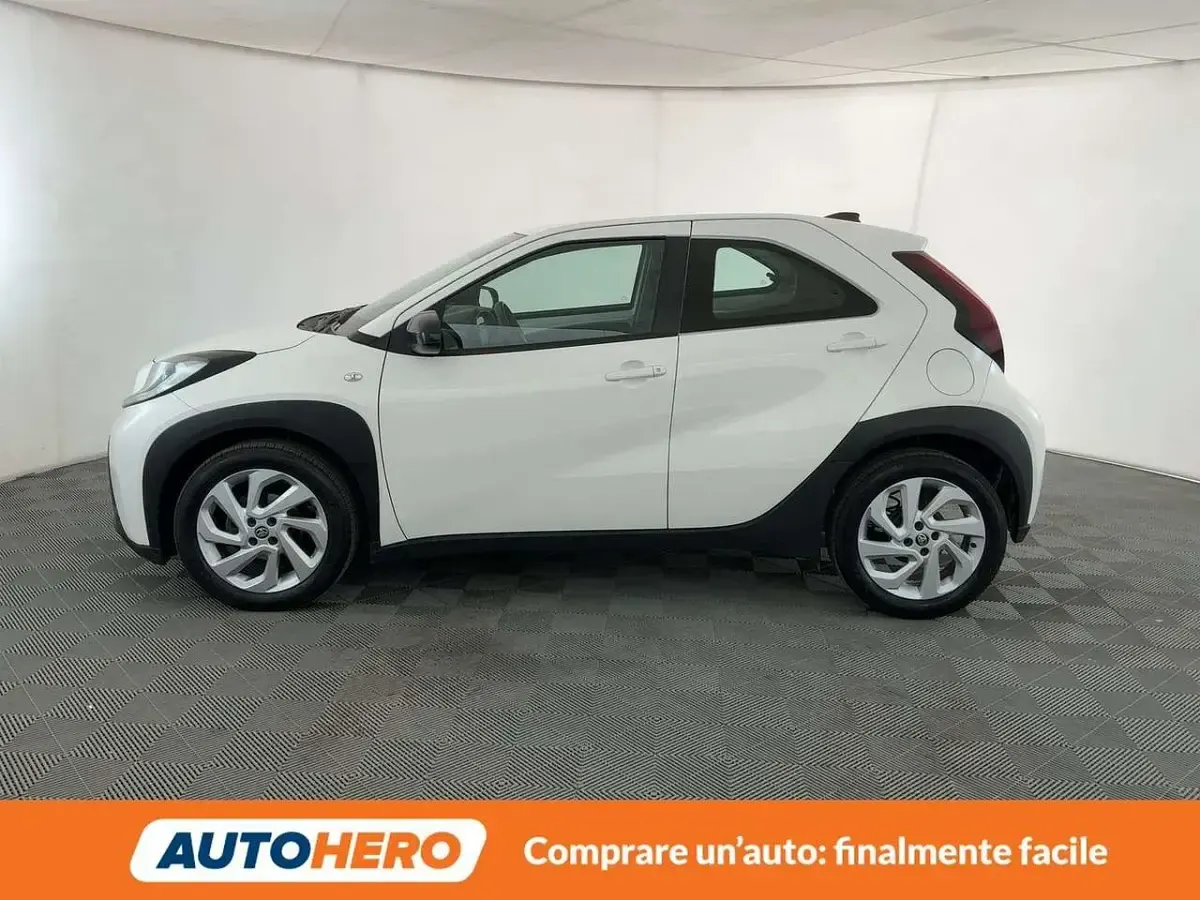Usata Toyota Aygo X Active 72 CV (52 kW) 2022 Bianco SUV