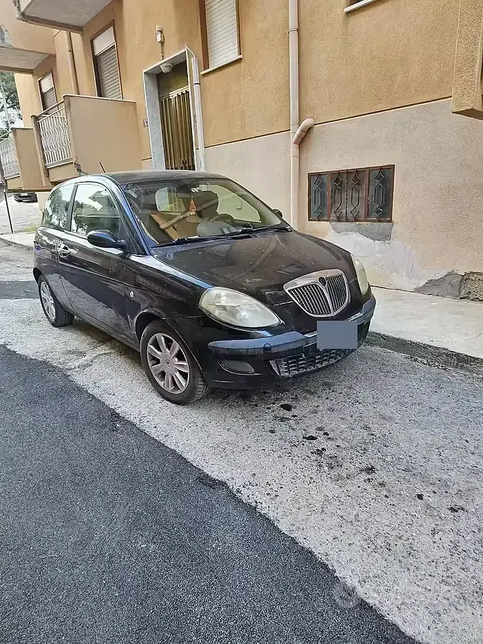 Usata Lancia Ypsilon 69 CV (50 kW) 2005 Nero Utilitaria
