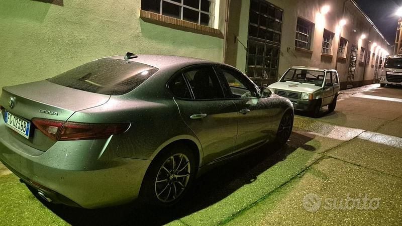 Usata Alfa Romeo Giulia 200 CV (147 kW) 2017 Grigio Berlina