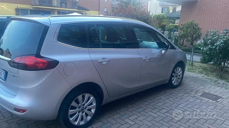 Usata Opel Zafira 150 CV (110 kW) 2016 Grigio Monovolume