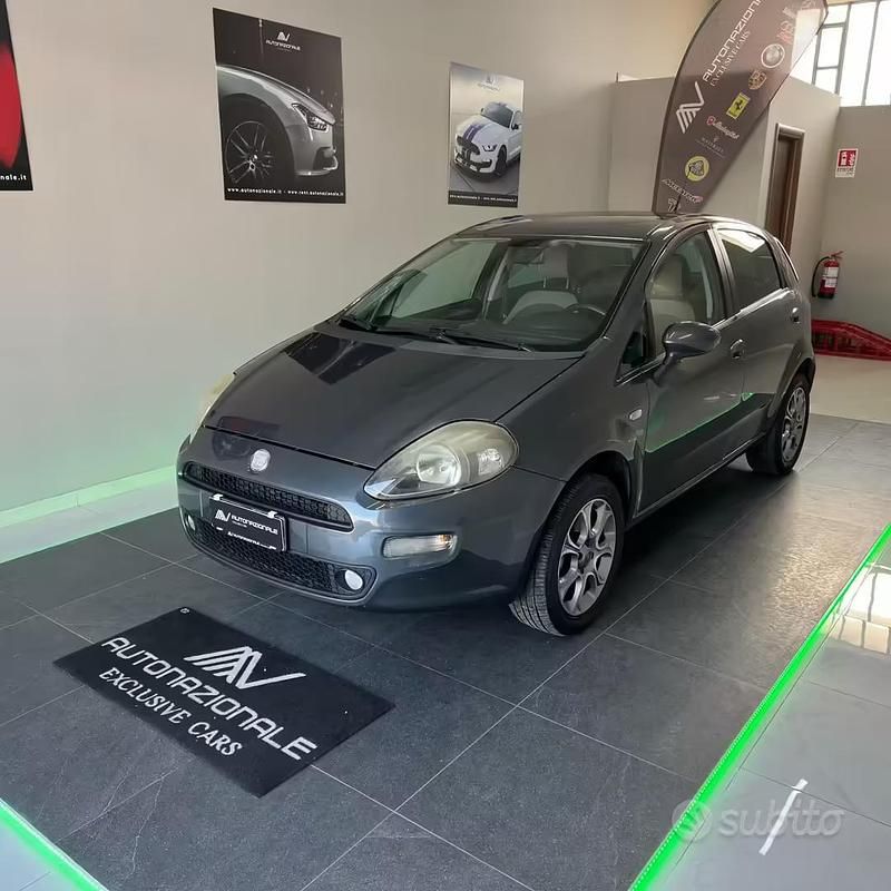 Usata Fiat Punto Easy 70 CV (51 kW) 2012 Nero Utilitaria