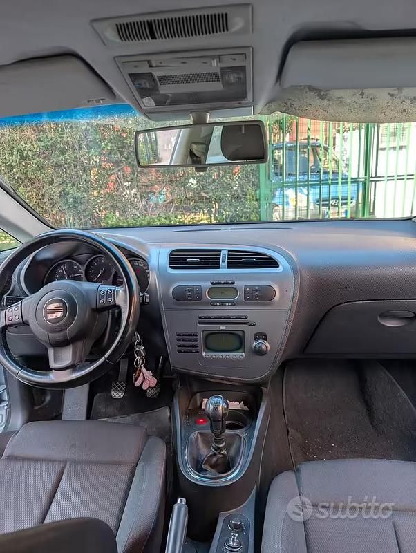 Usata Seat Leon 105 CV (77 kW) 2005 Utilitaria