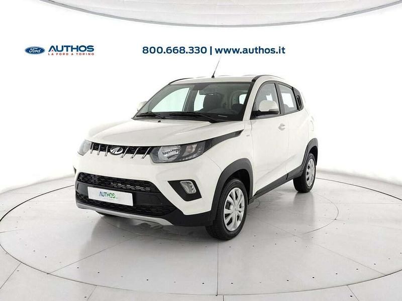 Pearl white Usata 2023 Mahindra KUV100 SUV | 11.900 € (Buon prezzo) - Immagine 1/4