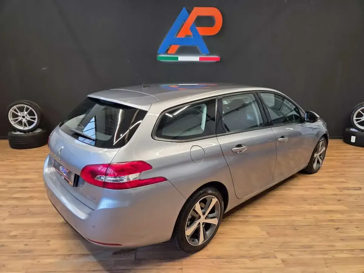 Usata Peugeot 308 SW Allure 120 CV (88 kW) 2017 Grigio Station wagon