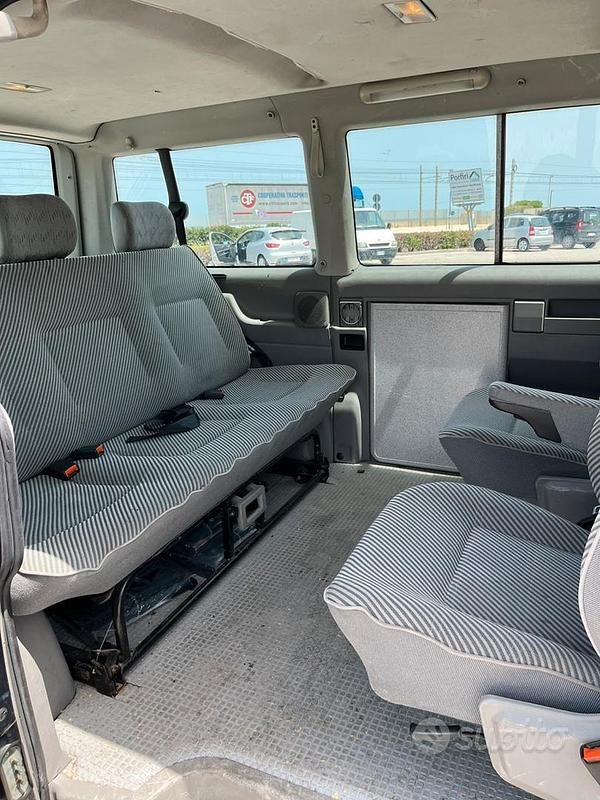 Usata VW Transporter 102 CV (75 kW) 1997 Verde Furgone