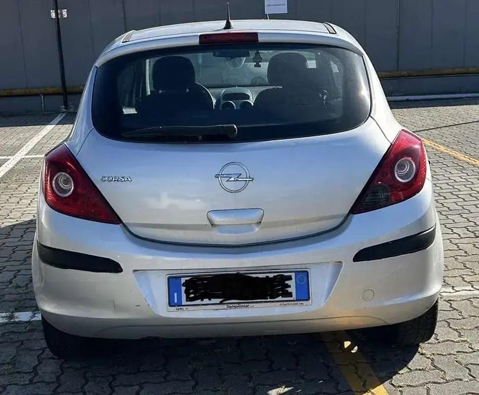 Usata Opel Corsa Club 80 CV (58 kW) 2009 Utilitaria