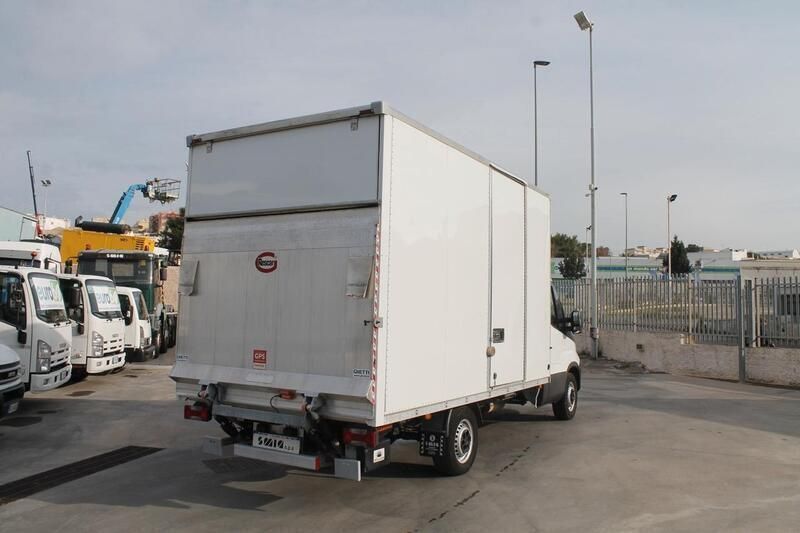 Usata Iveco 35.12 115 CV (84 kW) 2018 Bianco Furgone