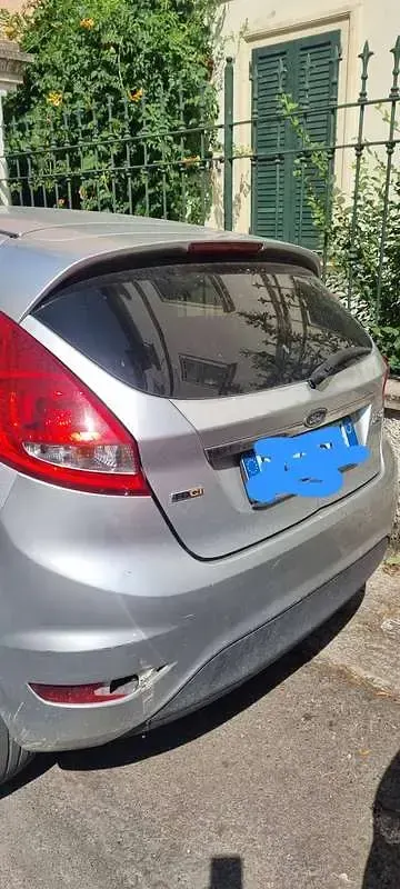 Usata Ford Fiesta Titanium 68 CV (50 kW) 2009 Argento Berlina