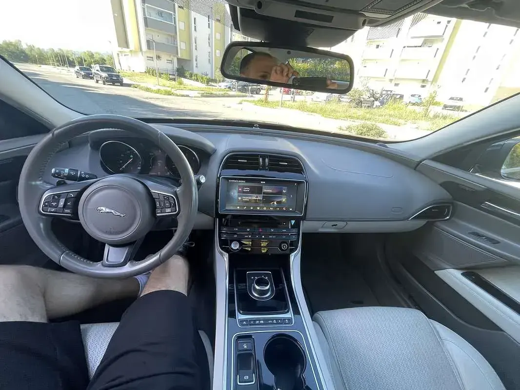 Usata Jaguar XE Business Edition 179 CV (131 kW) 2017 Berlina