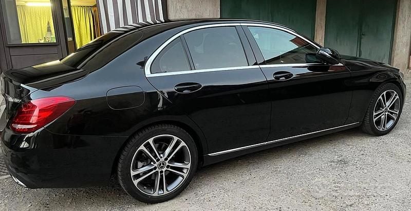 Usata Mercedes C200 184 CV (135 kW) 2018 Nero Berlina