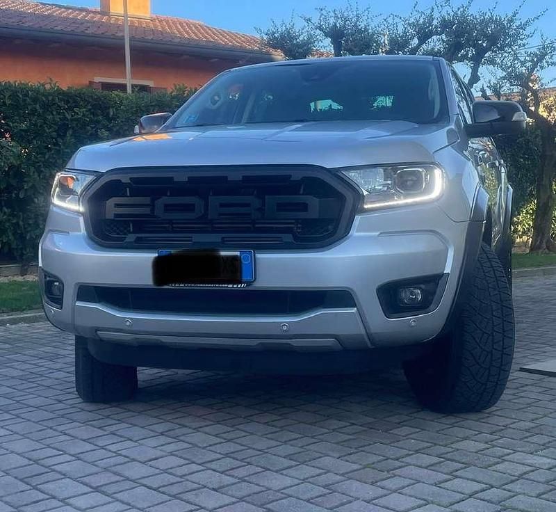Usata Ford Ranger Limited 213 CV (156 kW) 2021 Grigio Pick-up