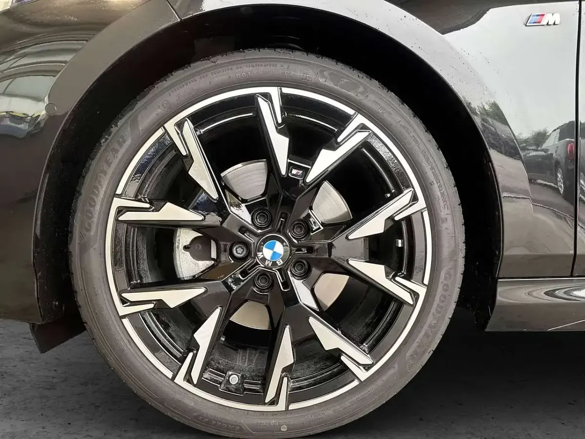 Usata BMW 120 M Sport 170 CV (125 kW) 2025 Nero zaffiro Utilitaria