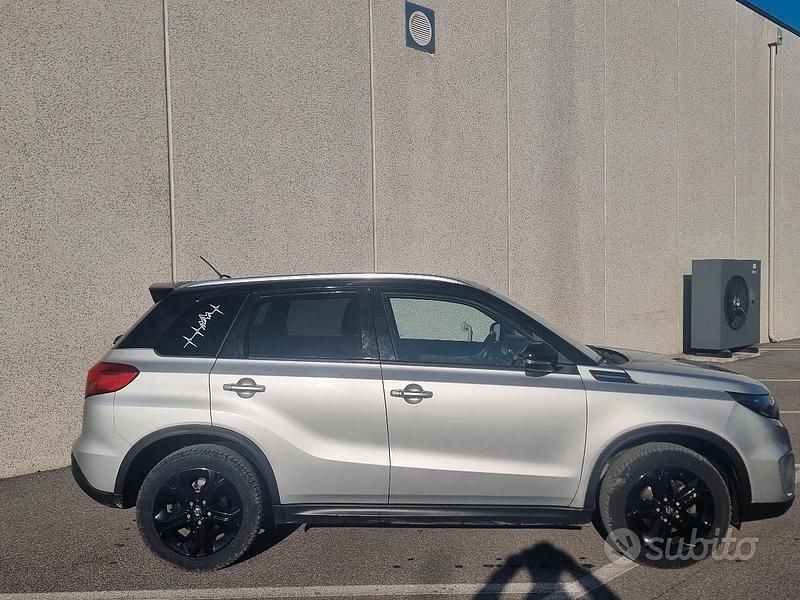 Usata Suzuki Vitara 120 CV (88 kW) 2015 Grigio Berlina