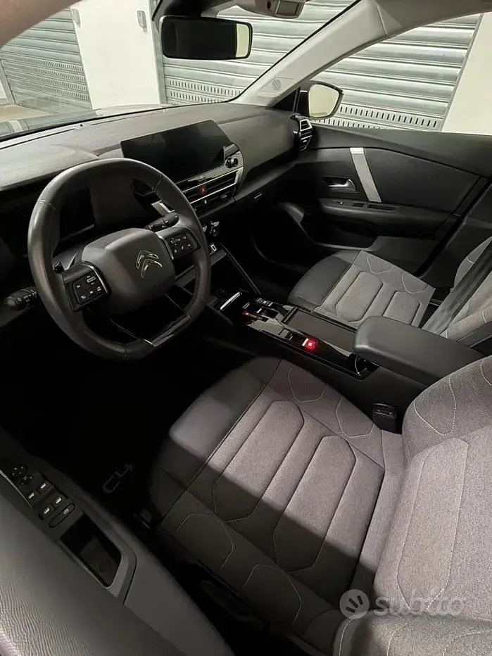 Usata Citroën C4 130 CV (95 kW) 2023 Nero SUV