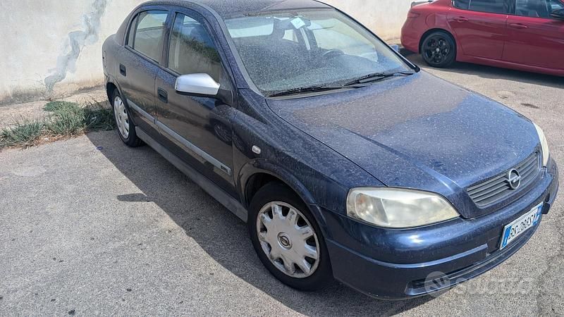 Usata Opel Astra 105 CV (77 kW) 2005 Blu Berlina