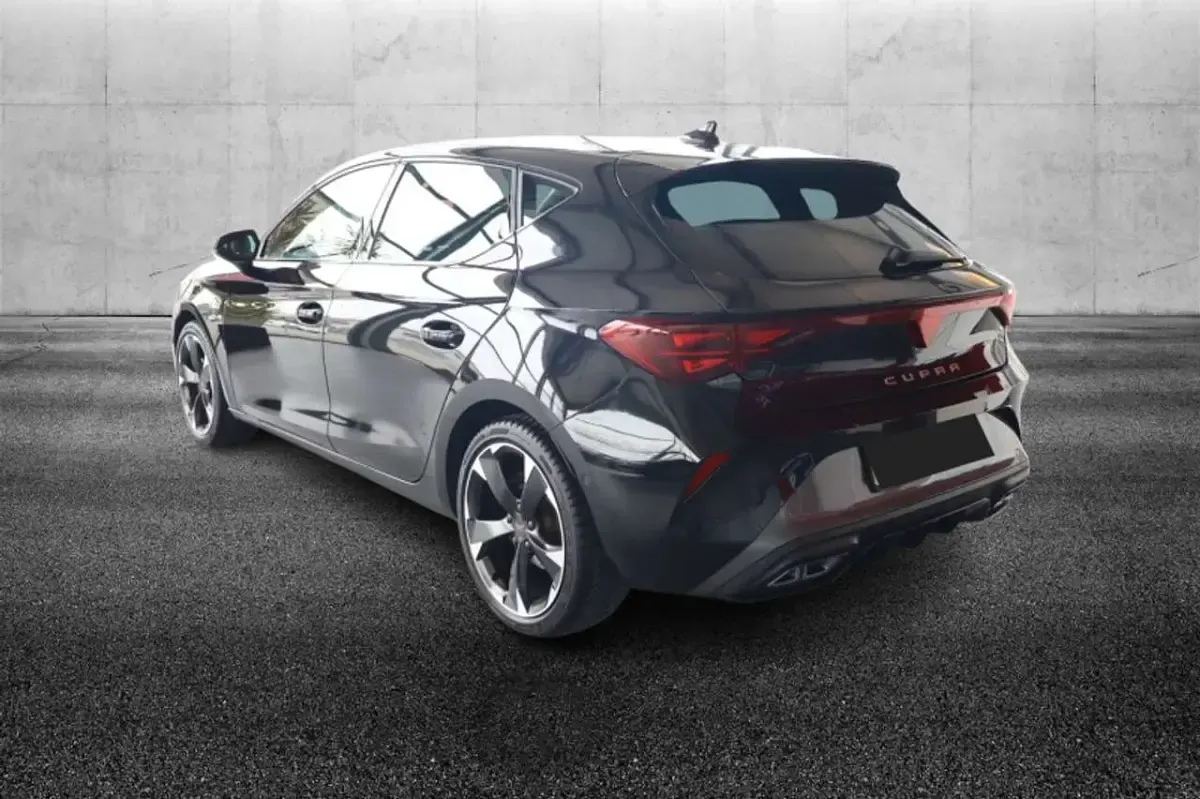 Usata Cupra Leon 150 CV (110 kW) 2025 Nero Berlina