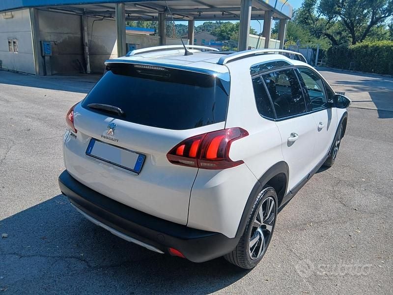 Używany Peugeot 2008 102 KM (75 kW) 2018 Biały SUV