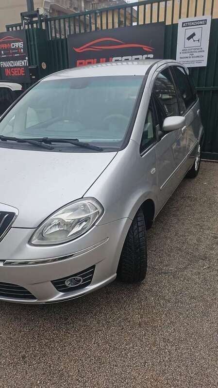 Usata Lancia Musa 90 CV (66 kW) 2009 Grigio Monovolume