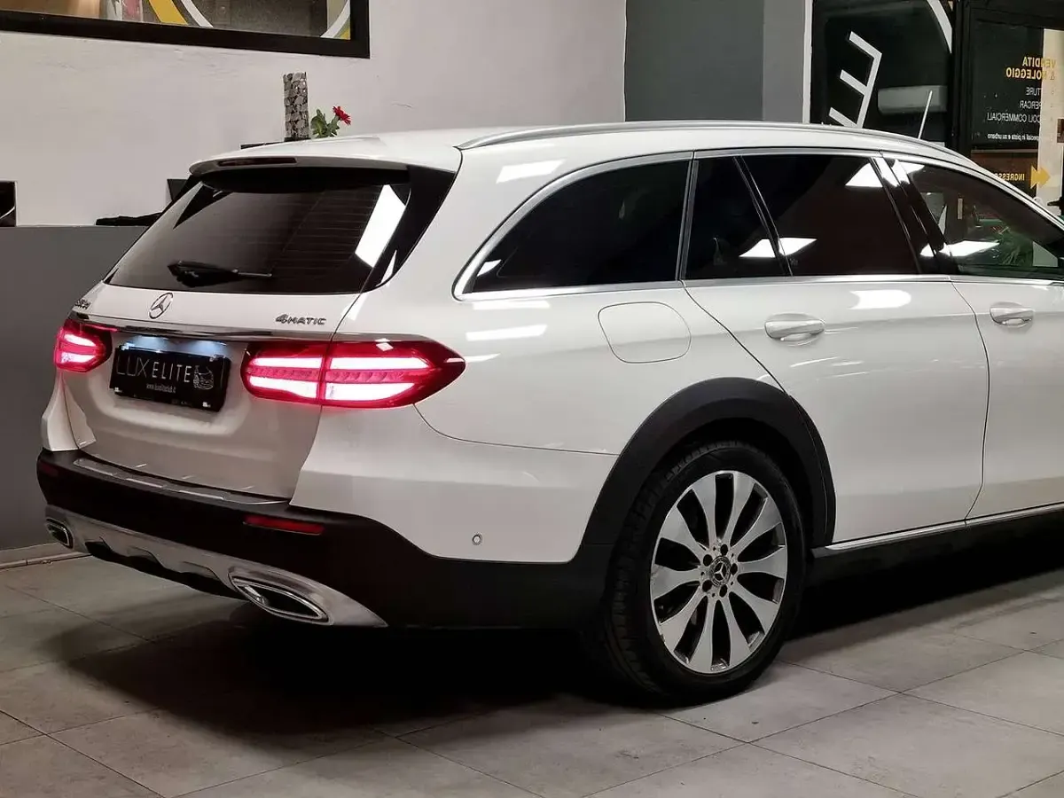Usata Mercedes E350 Premium 258 CV (189 kW) 2017 Polar white Station wagon