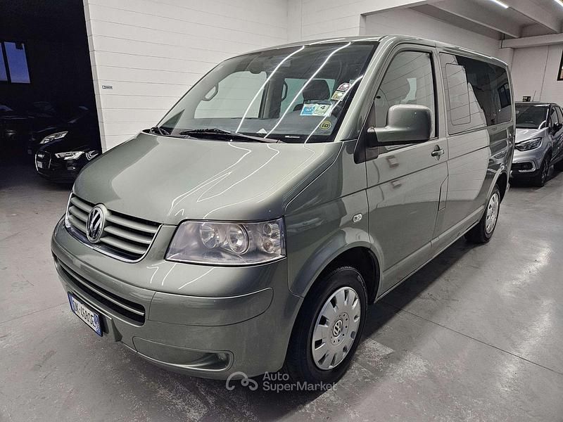 Usata VW Caravelle 131 CV (96 kW) 2007 Grigio Monovolume