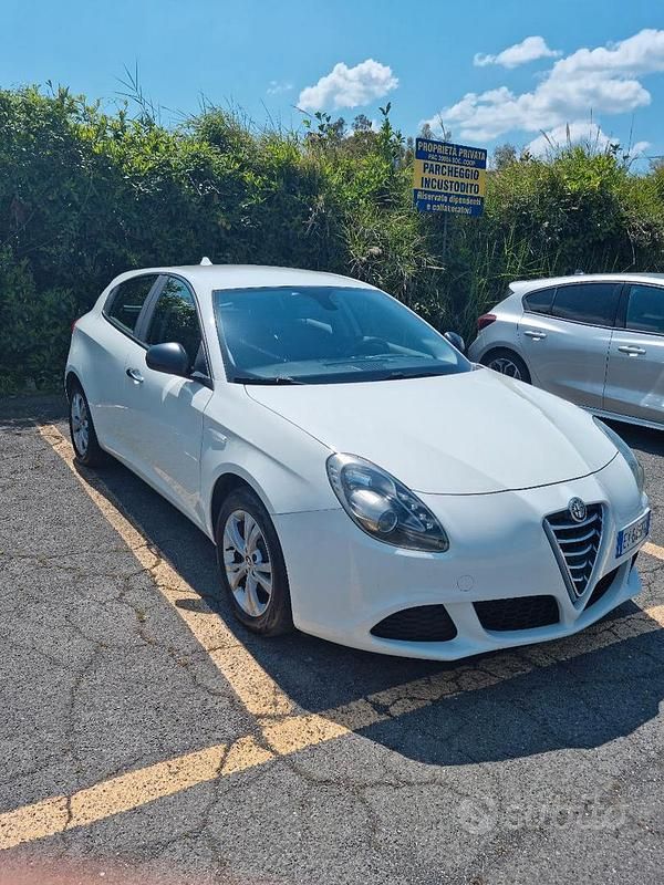 Usata Alfa Romeo Giulietta 105 CV (77 kW) 2015 Bianco Berlina