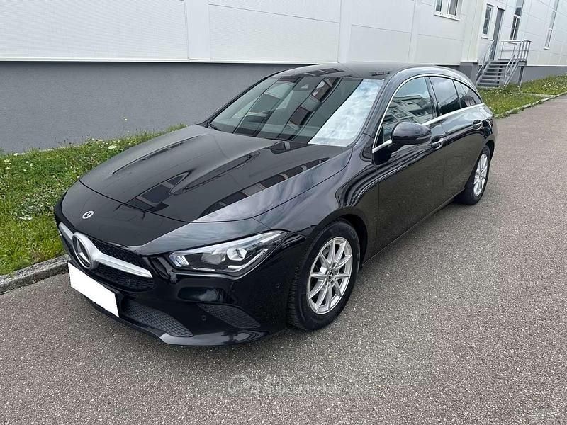 Usata Mercedes CLA200 Shooting Brake Business 150 CV (110 kW) 2021 Nero cosmo metallizzato Station wagon