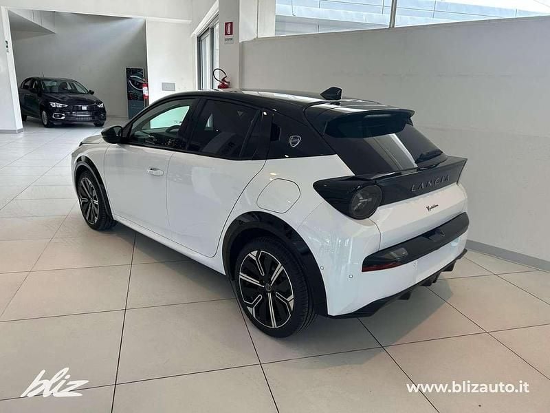 Nuova Lancia Ypsilon 110 CV (80 kW) 2026 Vernice bianco marmo Utilitaria