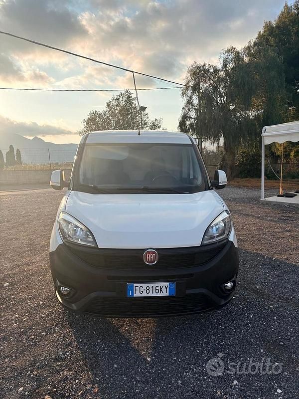 Usata Fiat Doblò 90 CV (66 kW) 2015 Bianco Monovolume