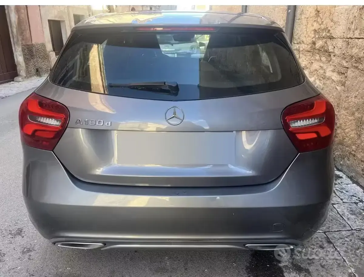 Usata Mercedes A180 2018 Grigio Berlina