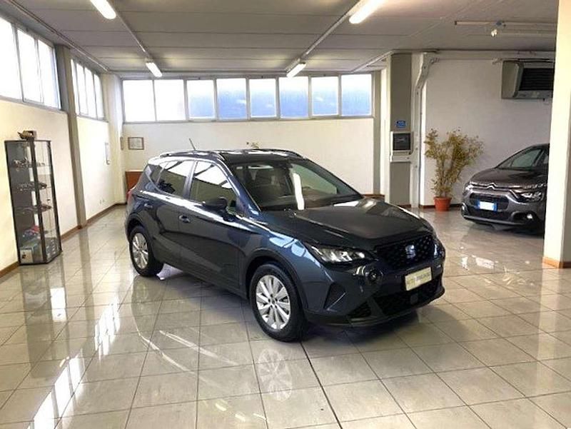 Usata Seat Arona Style 95 CV (69 kW) 2024 Blu inchiostro SUV