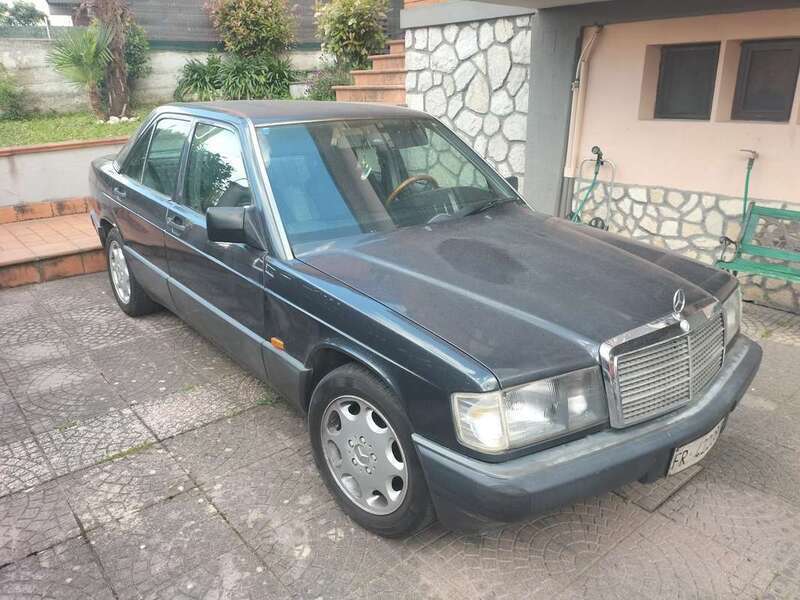 Usato 1990 Mercedes 190 2.0 Benzin 122 CV (1.900 €)