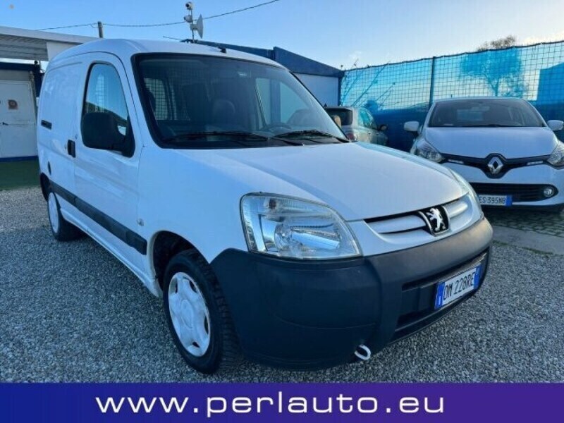 Usato 2007 Peugeot Partner 1.4 Benzin 75 CV (3.300 €)