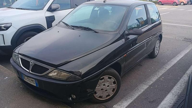 Usata Lancia Ypsilon 60 CV (44 kW) 2000 Utilitaria