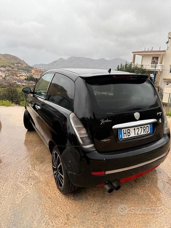 Usata Lancia Ypsilon 70 CV (51 kW) 2006 Nero Utilitaria