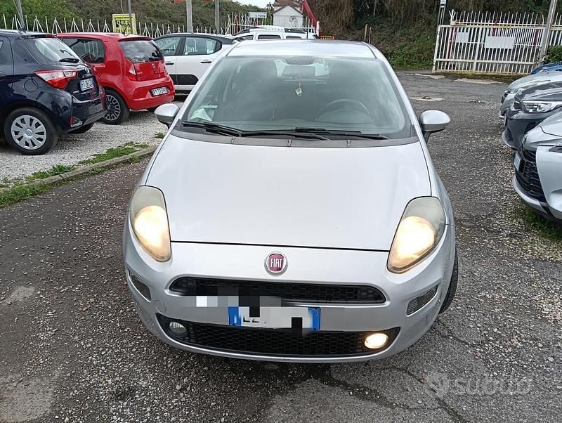 Usata Fiat Punto Lounge 85 CV (62 kW) 2015 Grigio Utilitaria