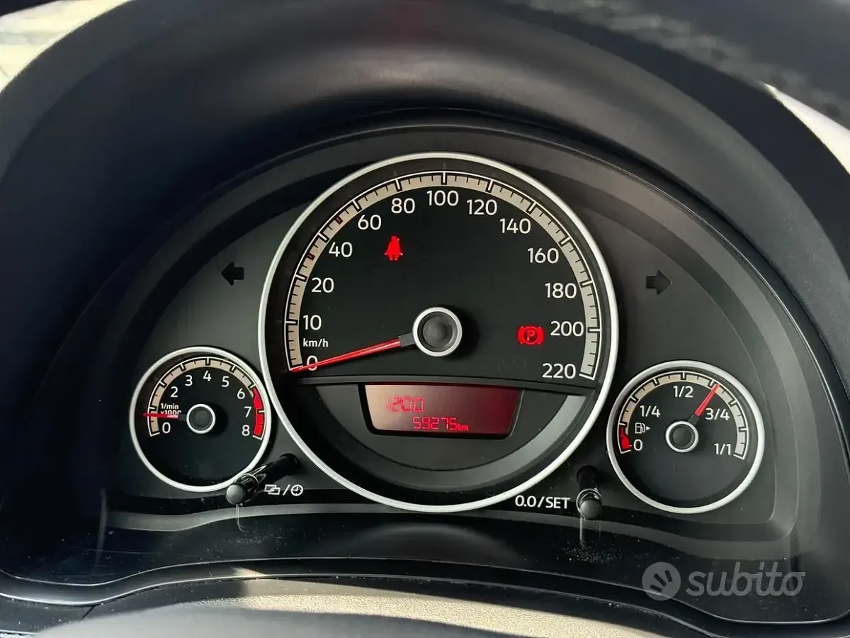 Usata VW up! R 75 CV (55 kW) 2017 Nero Utilitaria