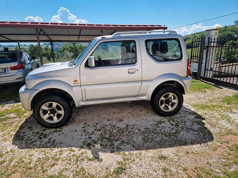 Grigio Usata 2006 Suzuki Jimny SUV | 10.000 € - Immagine 1/4