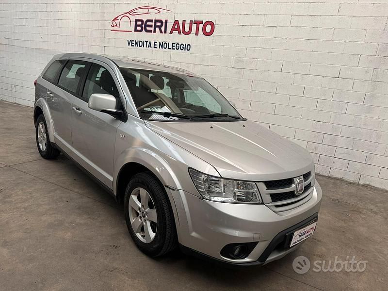 Usata Fiat Freemont 140 CV (102 kW) 2012 Grigio SUV