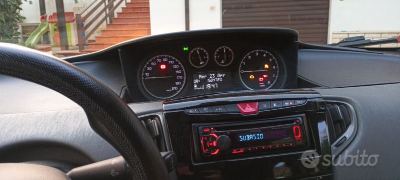 Usata Lancia Ypsilon 69 CV (50 kW) 2013 Grigio Utilitaria