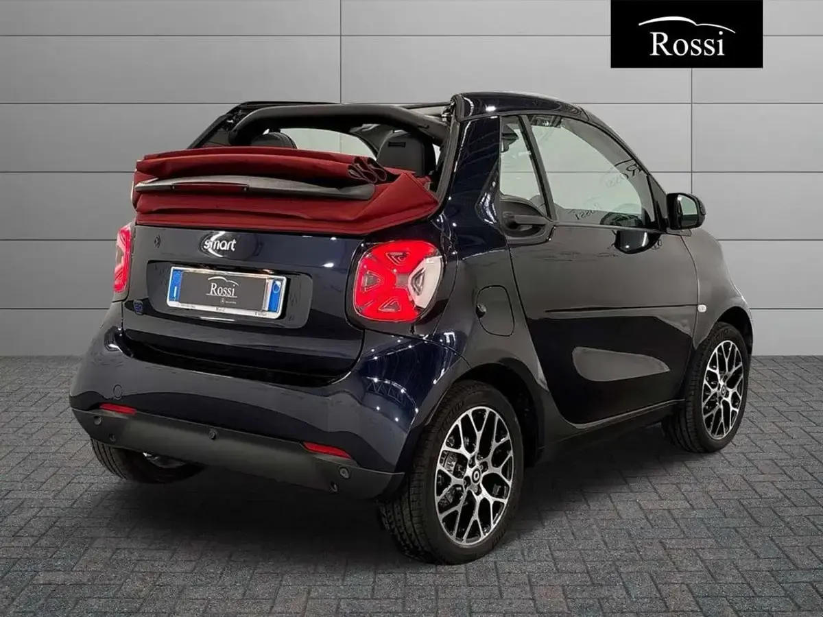 Usata Smart ForTwo Electric Drive Prime 41 kW (56 CV) 2022 Bodypanels in sapphire blue Cabrio
