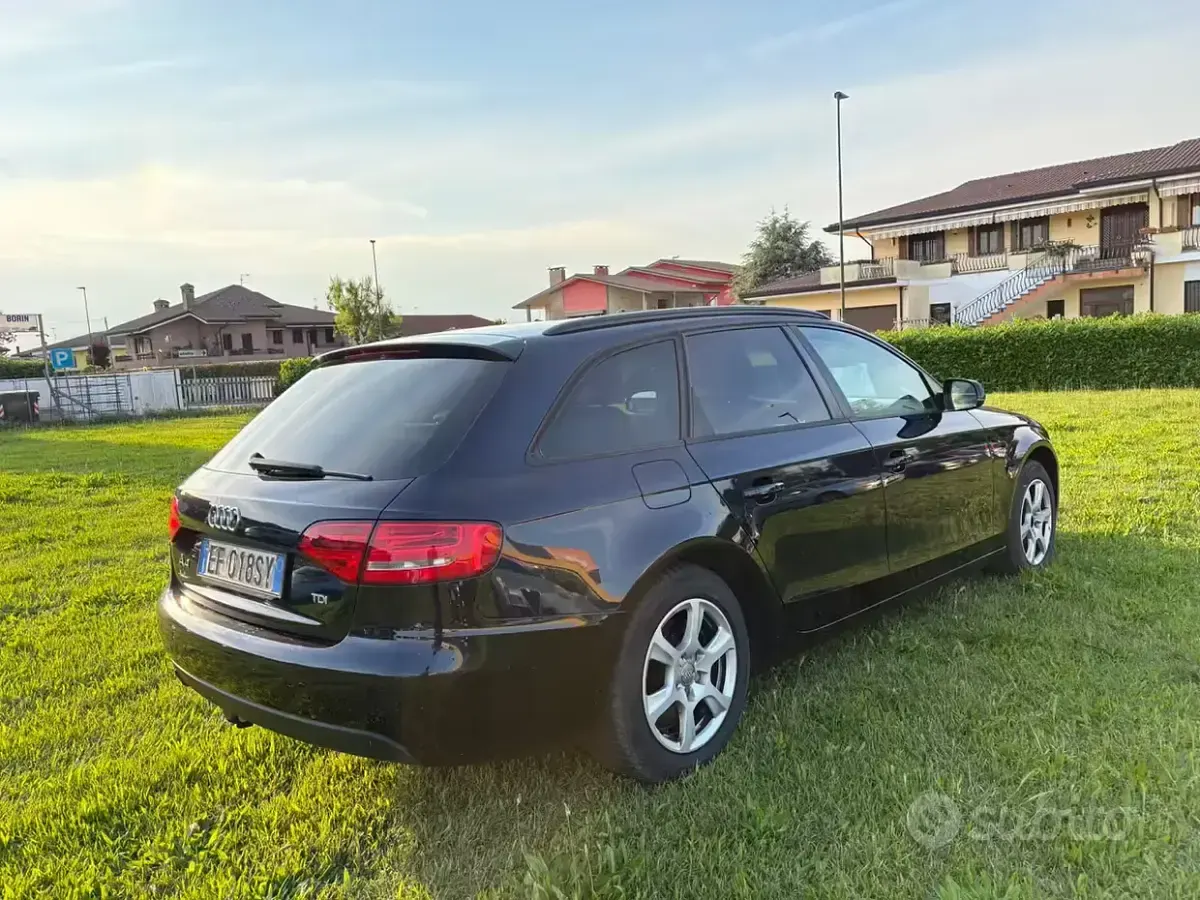 Usata Audi A4 170 CV (125 kW) 2012 Blu Station wagon