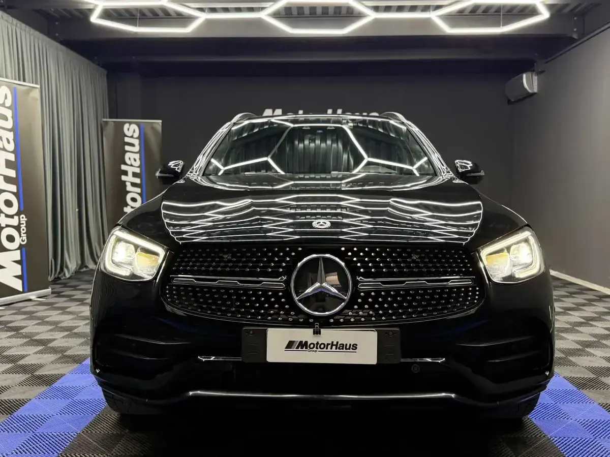 Usado Mercedes GLC300 Premium 245 CV (180 kW) 2020 Negro SUV